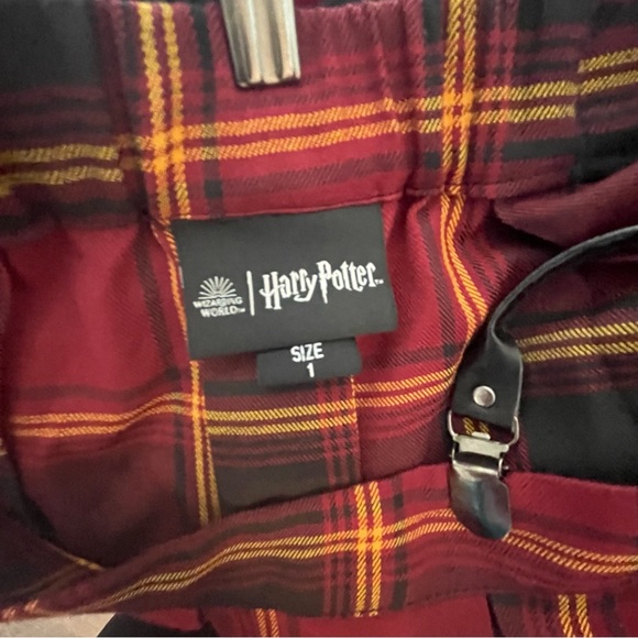 Harry Potter Gryffindor Plus Size Suspender Skirt - Picture 8 of 11